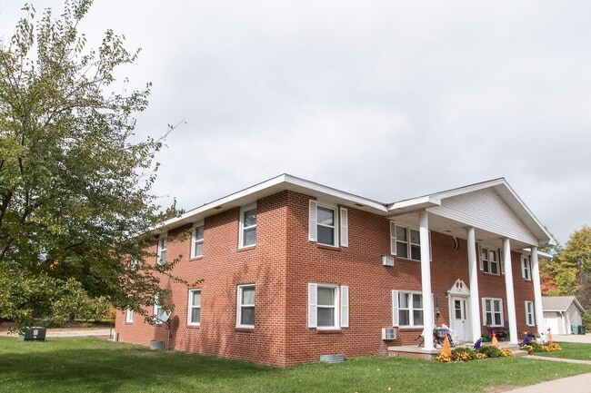 Allyson Court Apartments in Stevens Point, WI - Building Photo - Building Photo