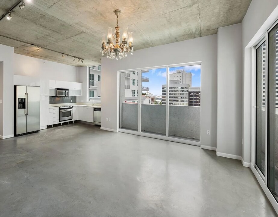 133 NE 2nd Ave, Unit 912 in Miami, FL - Foto de edificio