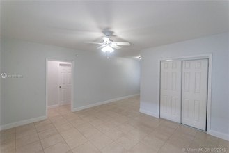 437 NE 82nd St-Unit -18 in Miami, FL - Building Photo - Building Photo