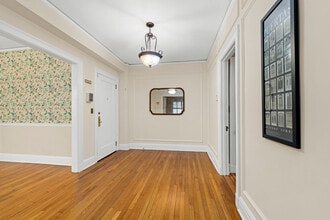 3401 Greenway, Unit 403 in Baltimore, MD - Foto de edificio - Building Photo