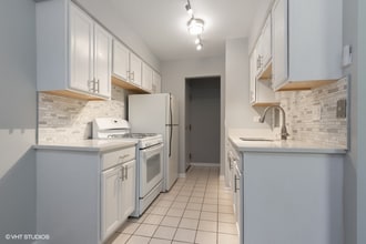 1660 Green Bay Rd in Highland Park, IL - Foto de edificio - Building Photo