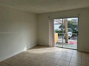 17911 NW 68th Ave in Hialeah, FL - Building Photo - Building Photo