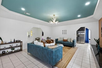 328 Shawnee Trail in Keller, TX - Foto de edificio - Building Photo