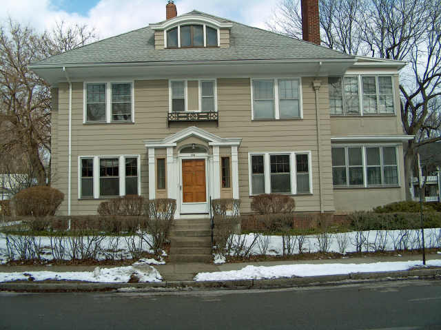 1026 Harvard Street 1 in Rochester, NY - Foto de edificio