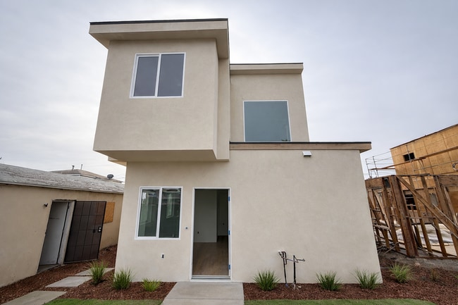 2155 Balboa Ave in San Diego, CA - Building Photo - Building Photo