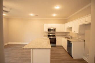 1596 Maine St in Statesboro, GA - Building Photo - Building Photo