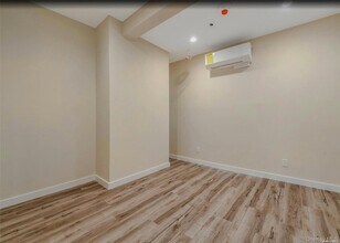 400 New York Ave in Huntington, NY - Foto de edificio - Building Photo