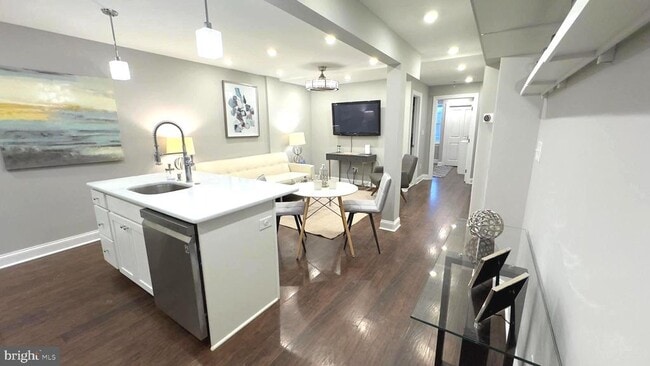 property at 709 Jackson St NE