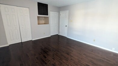 4-Bedroom Rental in Aylmer in Gatineau, QC - Building Photo - Building Photo