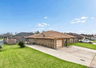 1501 Somerset Pl in Marrero, LA - Building Photo - Building Photo