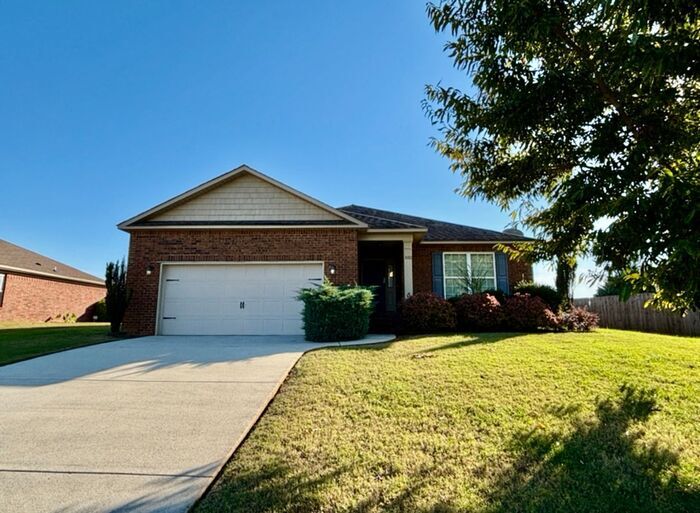 102 Silvermoon Ln in Huntsville, AL - Building Photo