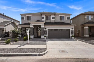 11433 Elsa Maldonado in El Paso, TX - Building Photo