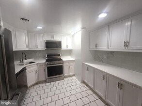 606 Cooper Landing Rd in Cherry Hill Township, NJ - Building Photo - Building Photo