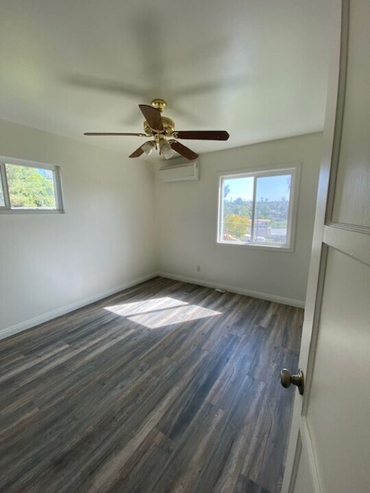 6131-33 W Manor Dr in La Mesa, CA - Building Photo