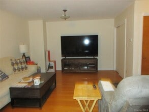 414 Main St in Northport, NY - Building Photo - Building Photo