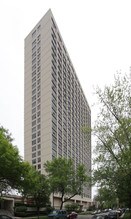 Cornell Village in Chicago, IL - Building Photo - Building Photo