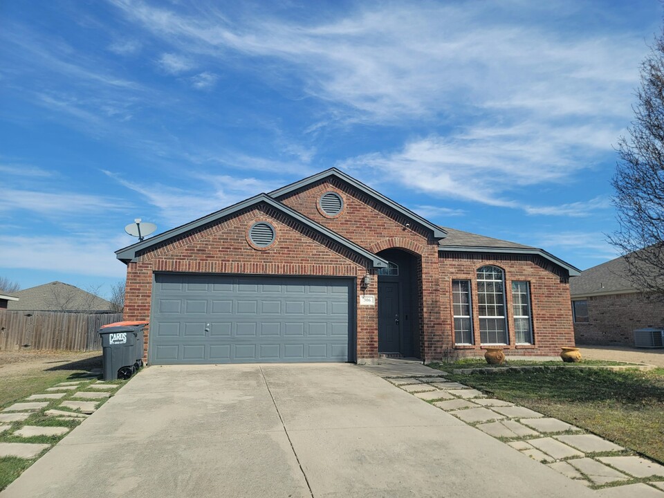 306 Charleston Dr in Anna, TX - Building Photo