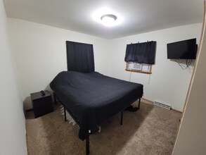 1117 S 86th St-Unit -1115 s. 86th street in West Allis, WI - Building Photo - Building Photo