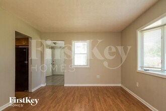 201 W 10th St in Chicago Heights, IL - Foto de edificio - Building Photo