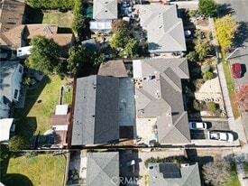 917 W Flora St in Ontario, CA - Building Photo