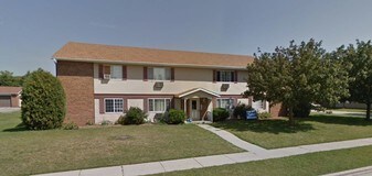 1201 Vogt Dr in West Bend, WI - Building Photo