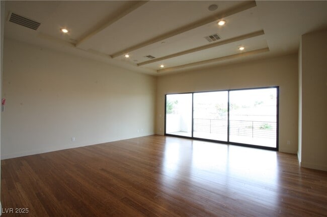 property at 7526 Yonie Ct