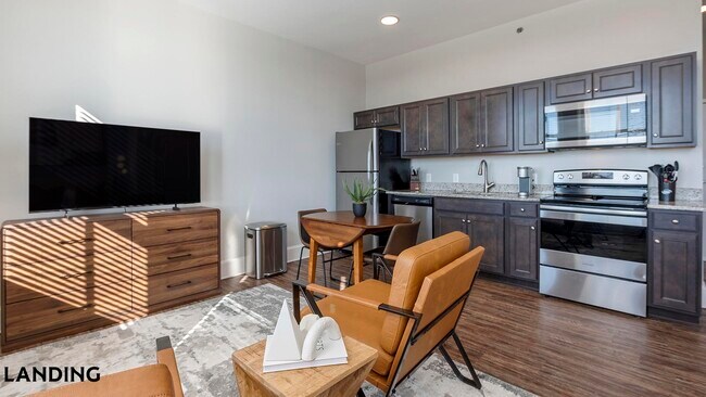 187 N Church St in Spartanburg, SC - Foto de edificio - Building Photo