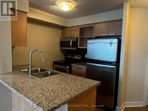 16 Harrison Garden Blvd in Toronto, ON - Building Photo - Building Photo