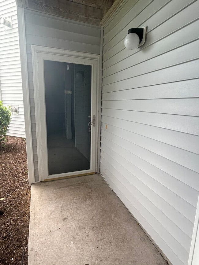 4136 Breezewood Dr in Wilmington, NC - Building Photo - Building Photo