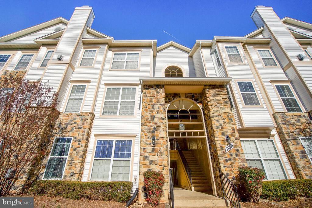 5920 Founders Crossing Ct in Alexandria, VA - Building Photo