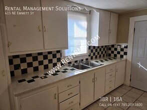 415 NE Emmett St in Topeka, KS - Building Photo - Building Photo