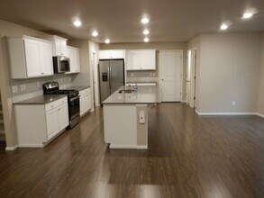 3308 Hoffman Hill Blvd in Dupont, WA - Building Photo - Building Photo