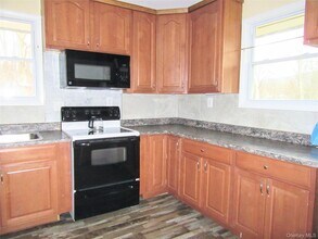 18 Station Rd in Salisbury Mills, NY - Building Photo - Building Photo