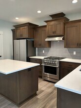 1021 Keystone Loop NE in Keizer, OR - Building Photo - Building Photo