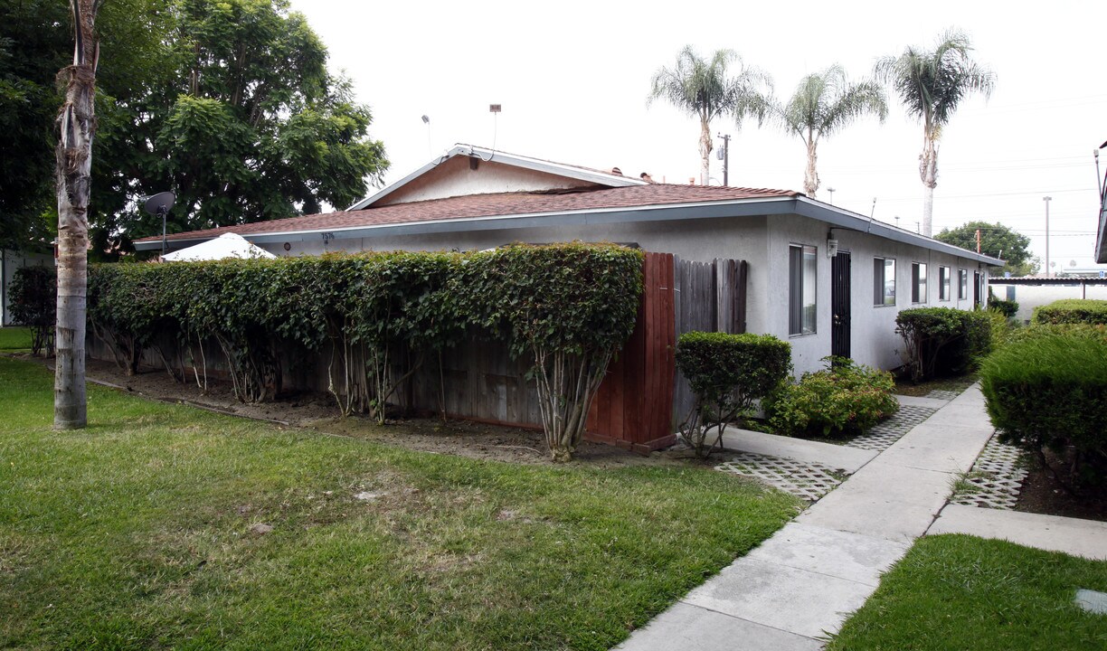 7576 23rd St in Westminster, CA - Foto de edificio