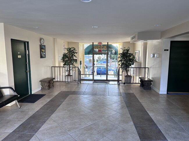 5328 Newcastle Ave, Unit 65 in Encino, CA - Building Photo - Building Photo