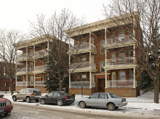 Grand & Avon Apartments in St. Paul, MN - Building Photo - Building Photo