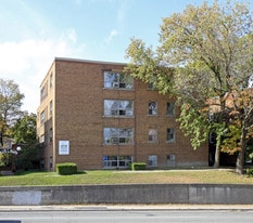 3474 Yonge St in Toronto, ON - Building Photo