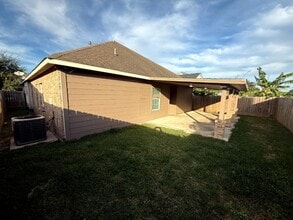 10110 Gil Jr Ln in Houston, TX - Building Photo - Building Photo