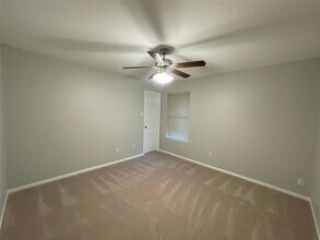 7110 Pembrough Ln in Katy, TX - Building Photo - Building Photo