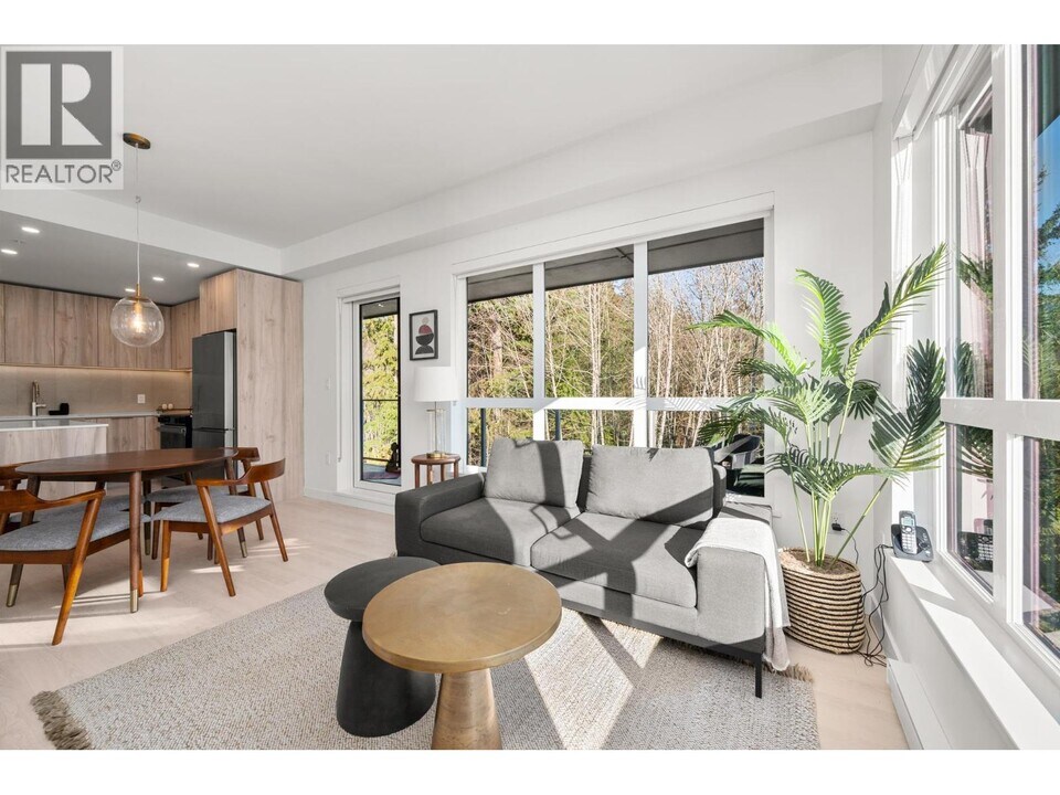 3596 Malsum Dr in North Vancouver, BC - Building Photo