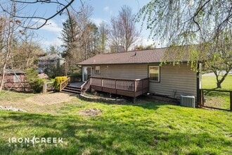 25 Hazzard St in Asheville, NC - Building Photo - Building Photo