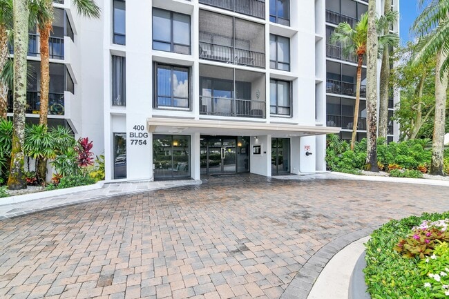 property at 7754 Lakeside Blvd
