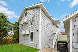 2816 Woodard St in Houston, TX - Building Photo