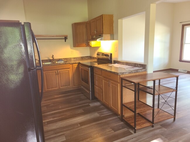 220 S Jefferson St, Unit B in Waterford, WI - Building Photo - Building Photo