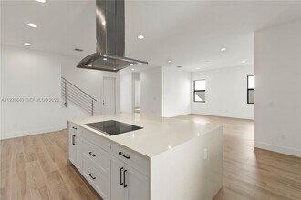 1419 SW 23rd St in Fort Lauderdale, FL - Building Photo - Building Photo