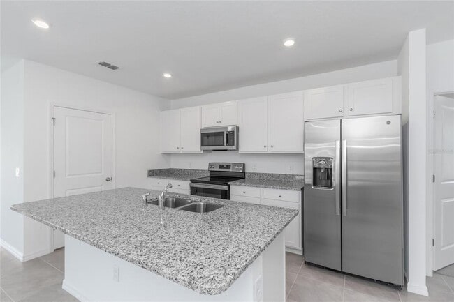 6773 Branham Mill Ct in Zephyrhills, FL - Building Photo - Building Photo