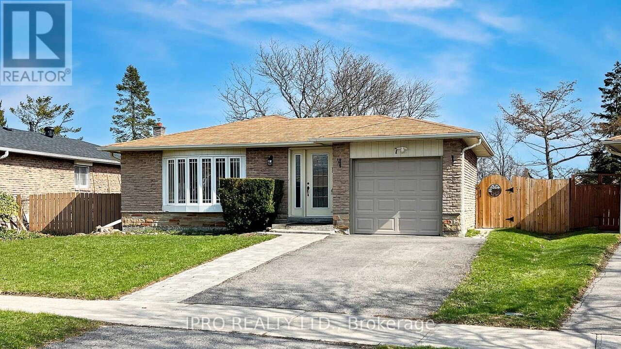 7 Boundy Crescent in Toronto, ON - Building Photo