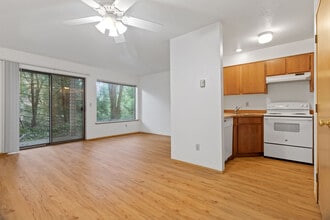 1 Bedroom in Multnomah Village in Portland, OR - Building Photo - Building Photo