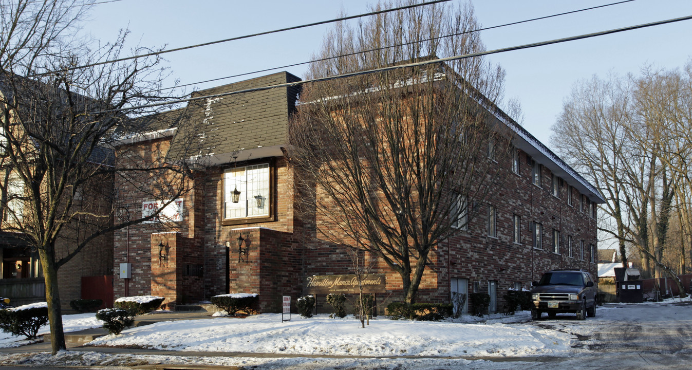 Hamilton Manor in Cincinnati, OH - Building Photo